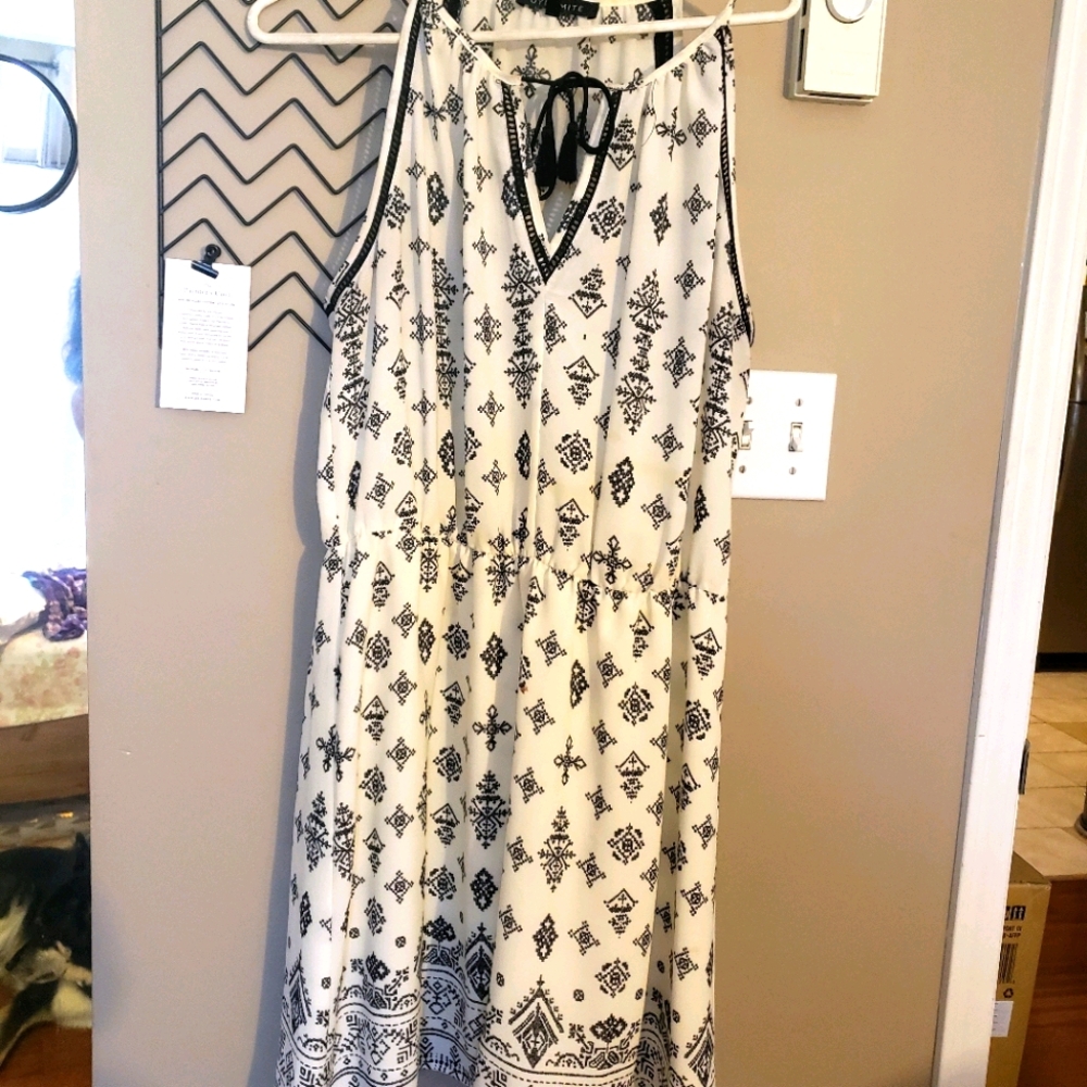(Bundle 3 for $30) Dynamite White Sleeveless Dress